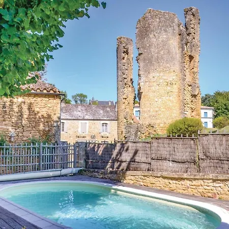 Holiday home Gorgeous In Sainte Alvere With Kitchen