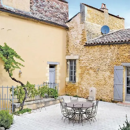 Gorgeous In Sainte Alvere With Kitchen Holiday home